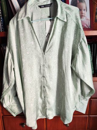 Camisa sin estrenar verde menta
