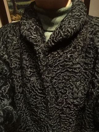 Abrigo de Astracán auténtico.