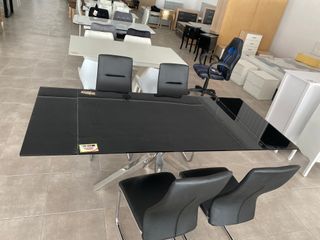 MESA EXTENSIBLE NEGRA MODERNA