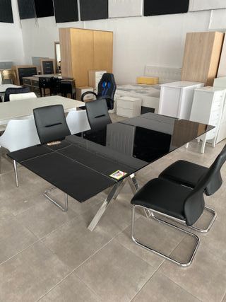 MESA EXTENSIBLE NEGRA MODERNA