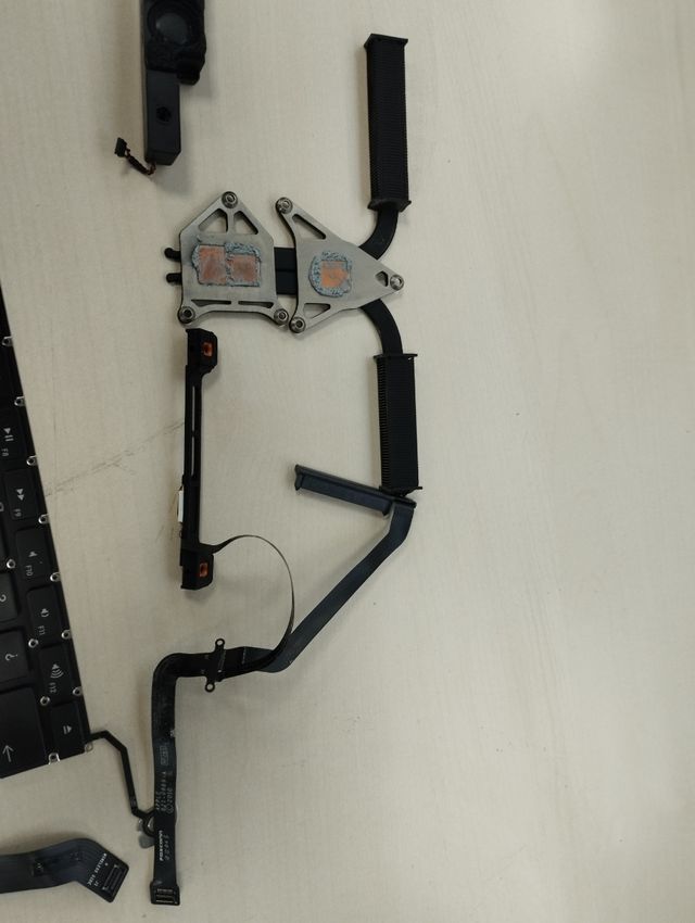 Material variado para MAC PRO A-1286