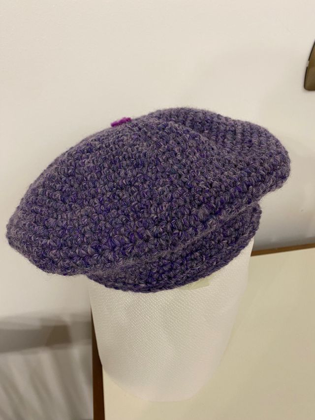 Basco di lana fatto a mano