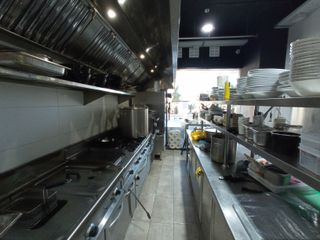 R-6408343 Traspaso Restaurante con terraza 