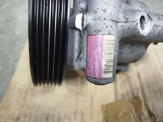 bomba dirección asistida Renault