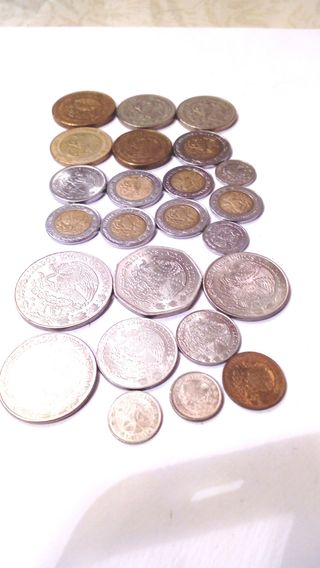 LOTE DE MONEDAS EXTRANJERAS 