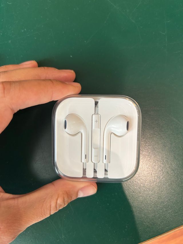 Auriculares Apple nuevos