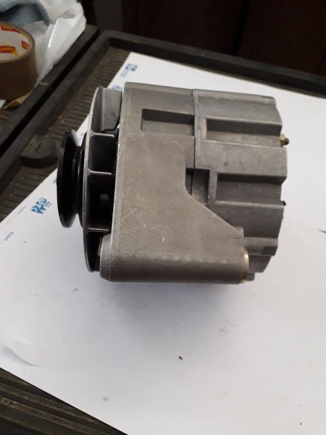 Alternador Bosch 28V 35A