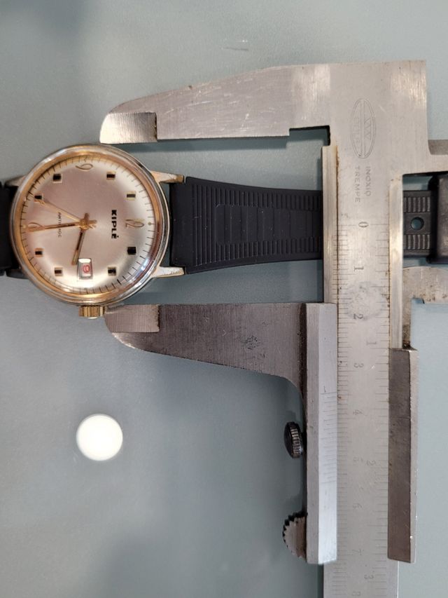 Reloj vintage de cuerda ĶIPLÉ