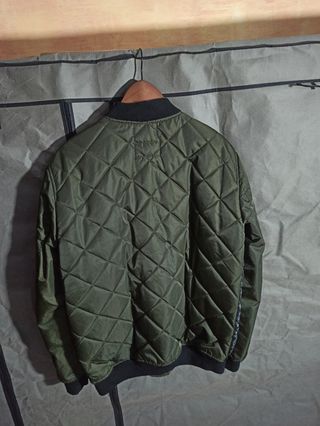 Bomber pull&bear verde oscuro hombre talla L
