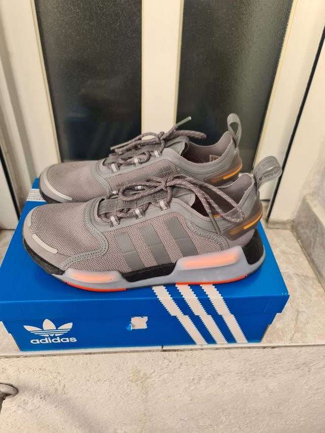 adidas nmd r1;  talla 41 1/3 como nuevas