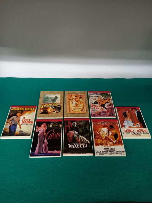 8 vecchi opuscoli con copertine di film