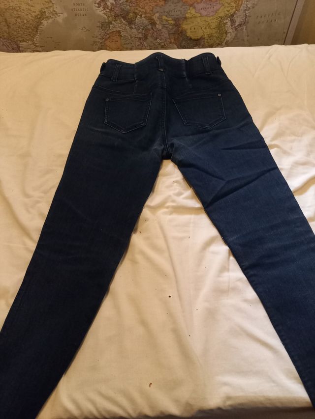 TRES PANTALONES VAQUEROS - TALLA M - MUJER