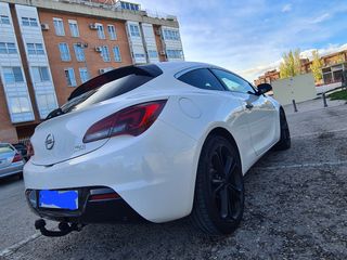 Opel Astra 2012