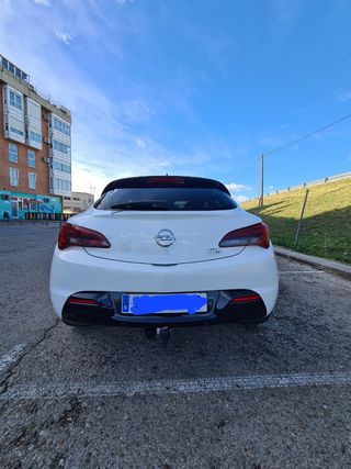 Opel Astra 2012