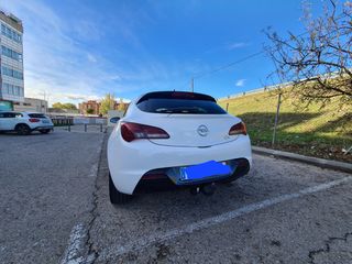 Opel Astra 2012