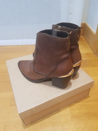 Botines piel marrón