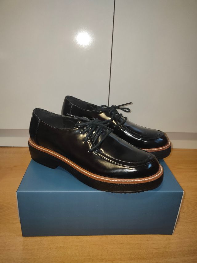 Zapatos de charol talla 39