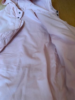 Chaqueta chubasquero rosa palo