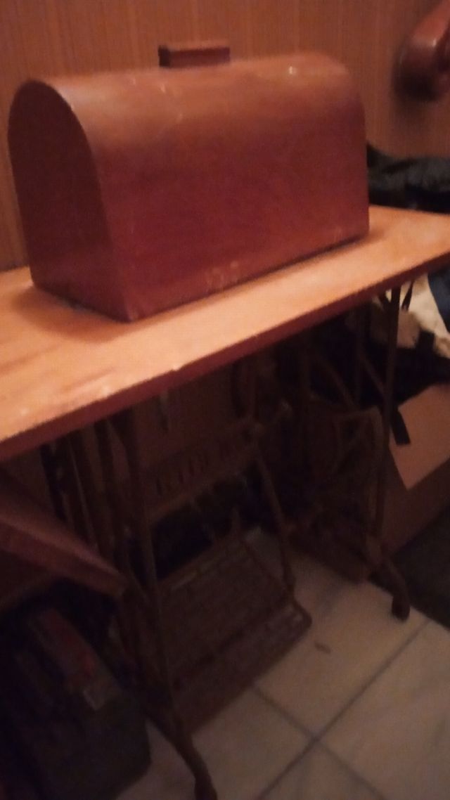 maquina d coser antigua