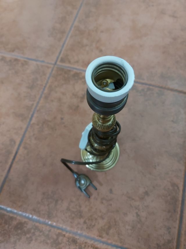 lampada da piede in bronzo