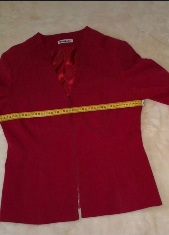 Blazer roja El Corte Inglés.