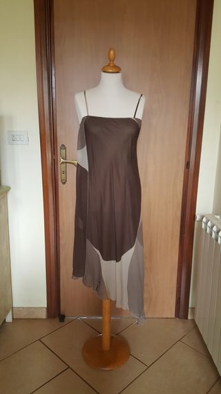Elegante vestito con spacco laterale mis.44 italia