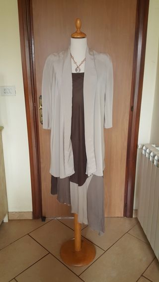 Elegante vestito con spacco laterale mis.44 italia