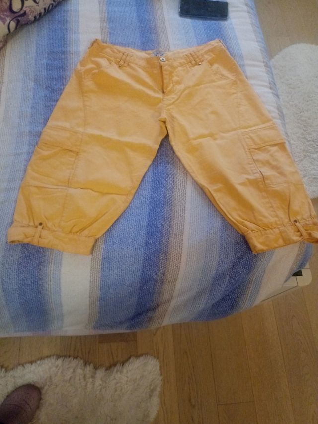 pantaloni al ginocchio