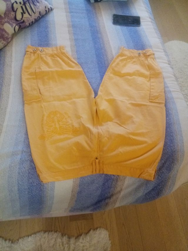 pantaloni al ginocchio