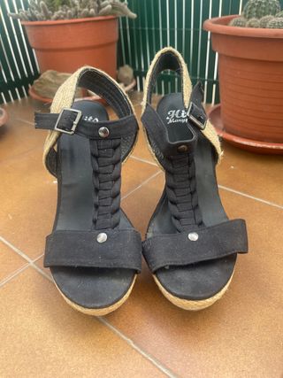 Sandalias de cuña negras número 37