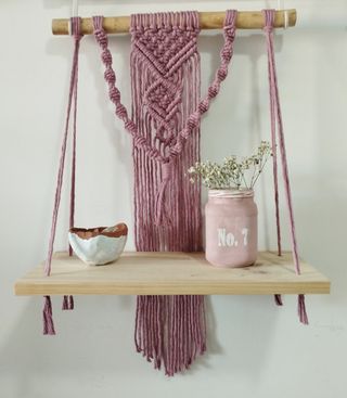 Estantería macramé color malva