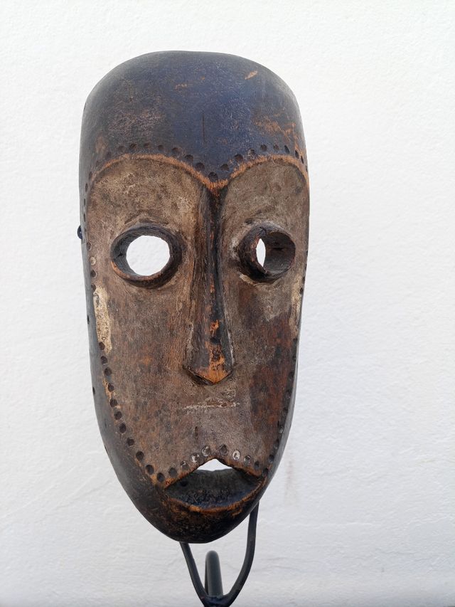 Mascara Lega africana África 