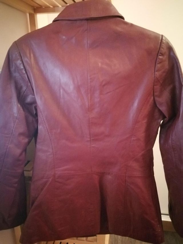 Chaqueta blazer de piel burdeos