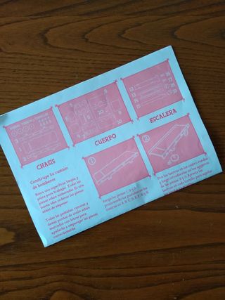 Libro infantil + maqueta + pegatinas