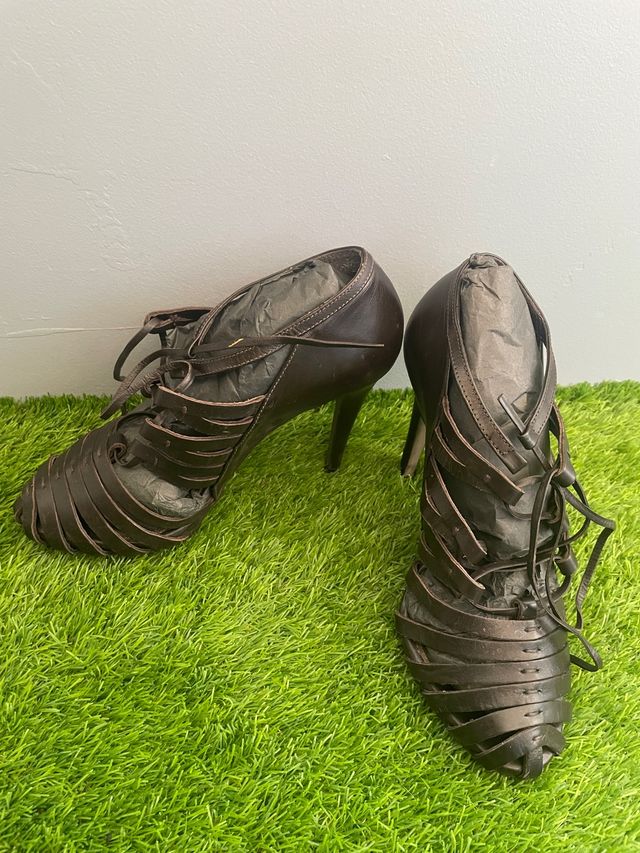 Sandalia tacón cangrejera Zara