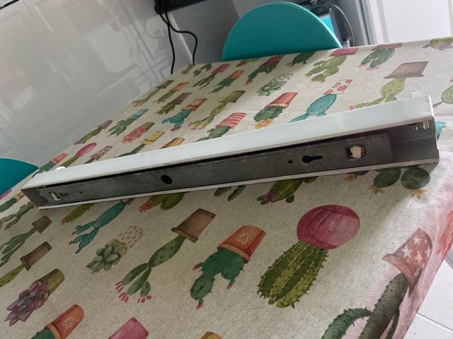 Tubo fluorescente cocina en perfecto estado