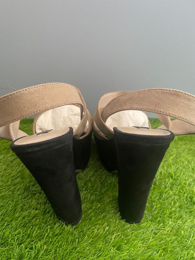 Cuña ante combinada Zara.