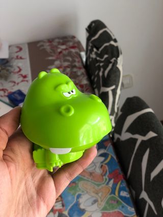 Juego de mesa tragabolas