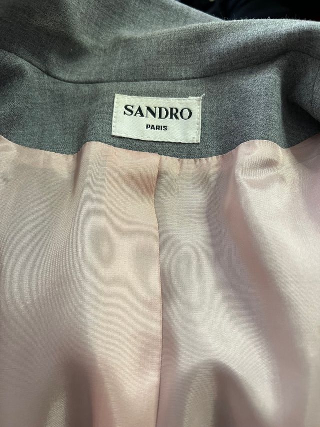 Chaqueta diseño Sandro encaje