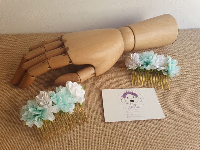 Conjunto dos peinecillos verde agua y blanco