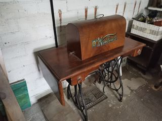 Maquina coser antigua