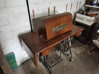 Maquina coser antigua