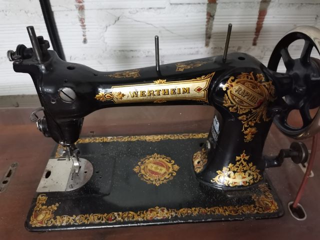 Maquina coser antigua