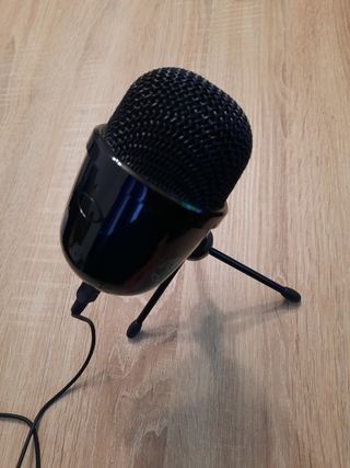 Micrófono Krom Kimu con trípode