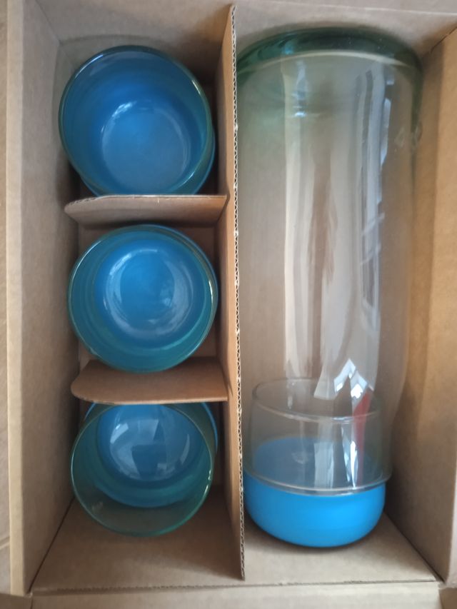 Juego jarra y vasos agua diseño