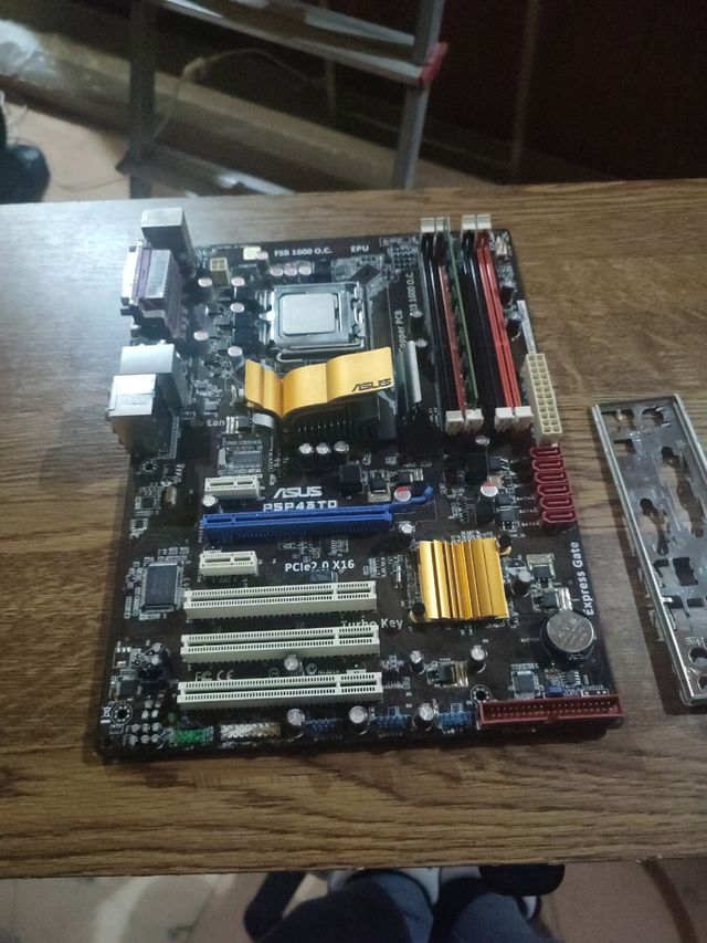 ASUS P5P43TD+INTEL PENTIUM E6500+2GB RAM DDR3