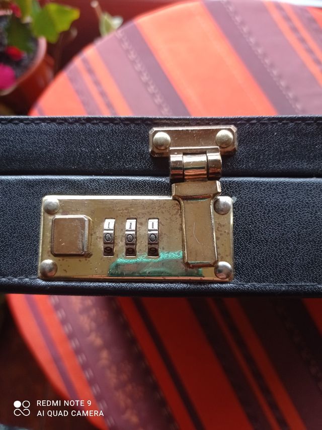 Maletin portadocumentos