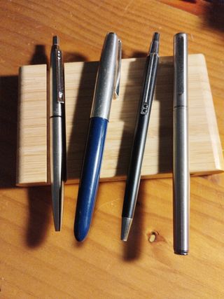 Lote bolígrafos y pluma vintage.
