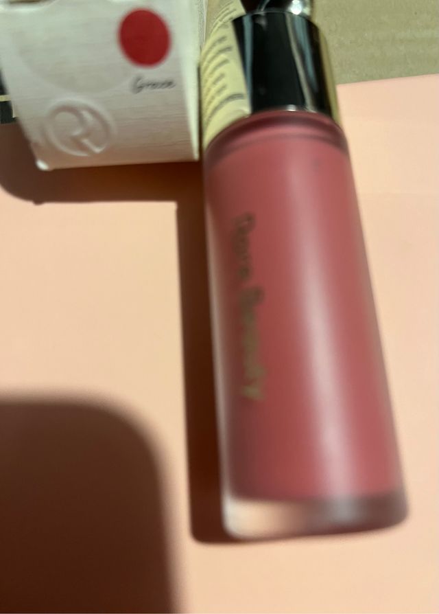 Colorete líquido Rare Beauty Grace Soft Pinch de segunda mano por 80