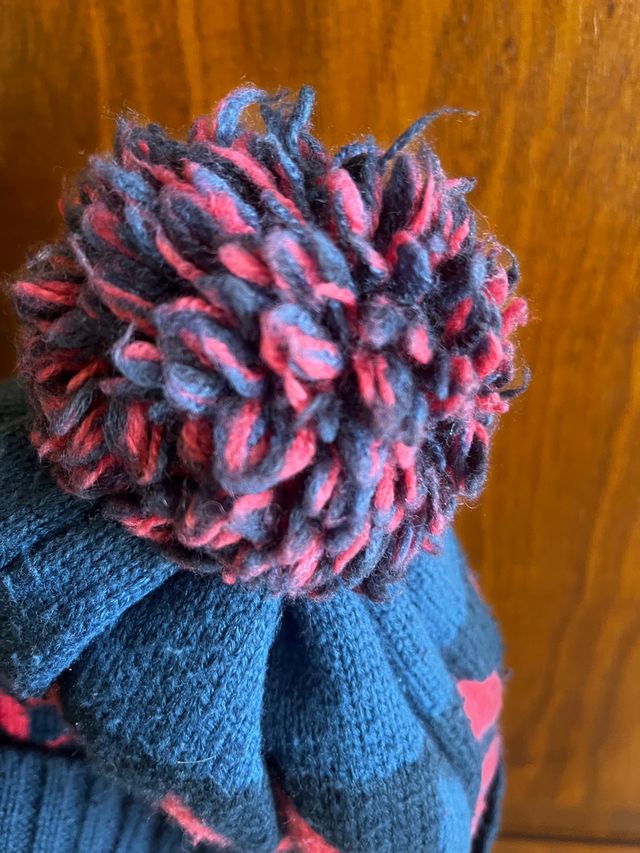 Cappello in lana con ponpon